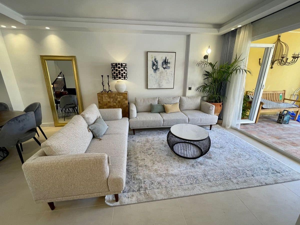 3 sypialnia Dom na sprzedaż w Nueva Andalucia - 785 000 € (Ref: 9884382)