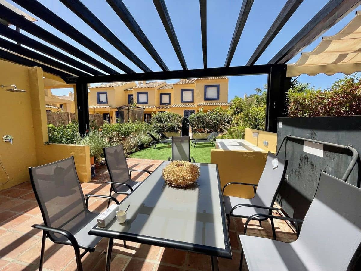 3 sypialnia Dom na sprzedaż w Nueva Andalucia - 785 000 € (Ref: 9884382)
