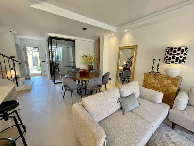 3 sypialnia Dom na sprzedaż w Nueva Andalucia, Marbella - 785 000 € (Ref: 9884382)