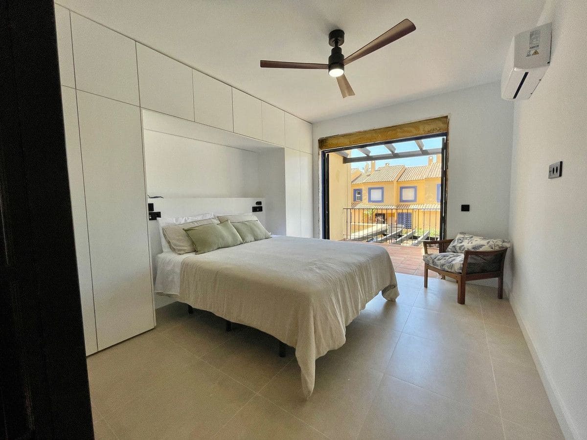 3 sypialnia Dom na sprzedaż w Nueva Andalucia - 785 000 € (Ref: 9884382)