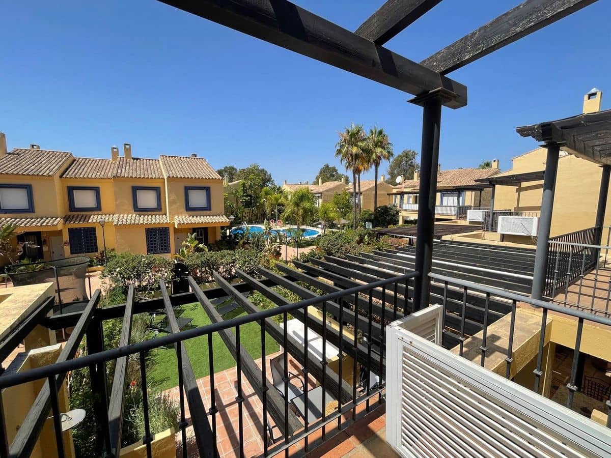 3 sypialnia Dom na sprzedaż w Nueva Andalucia - 785 000 € (Ref: 9884382)