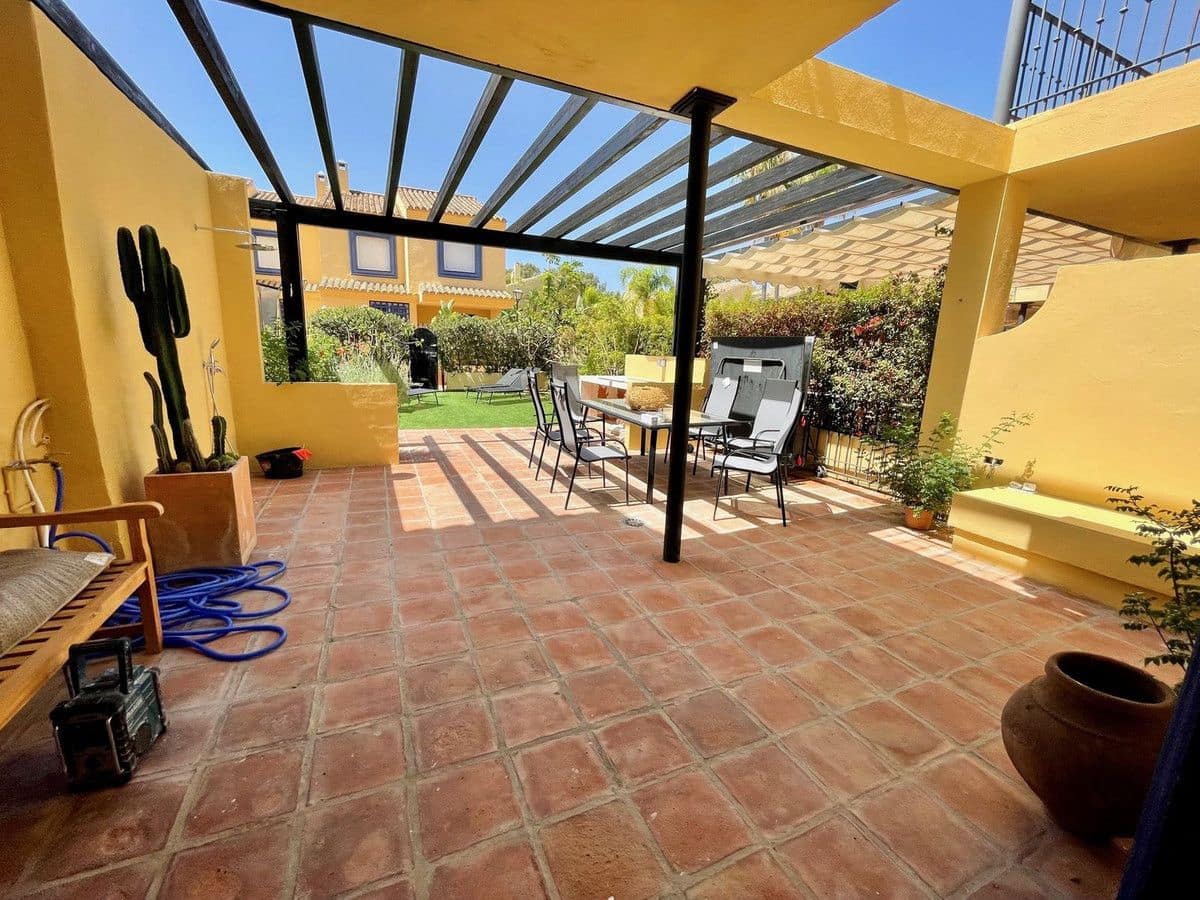 3 sypialnia Dom na sprzedaż w Nueva Andalucia - 785 000 € (Ref: 9884382)