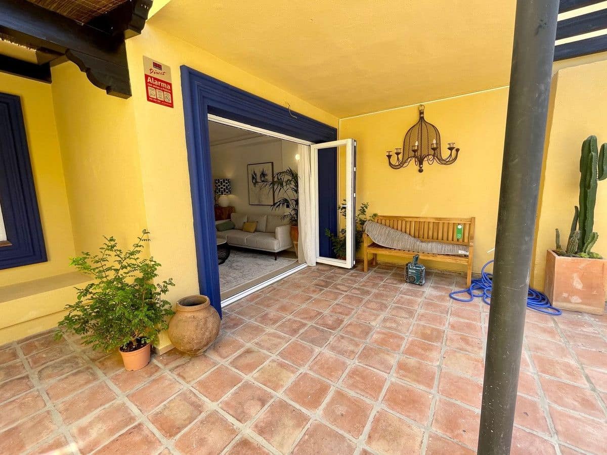 3 sypialnia Dom na sprzedaż w Nueva Andalucia - 785 000 € (Ref: 9884382)