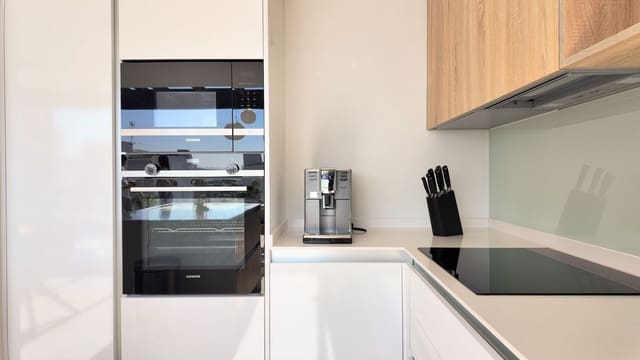 2 soveværelse Lejlighed til salg i Cancelada, Estepona - € 544.999 (Ref: 9884383)