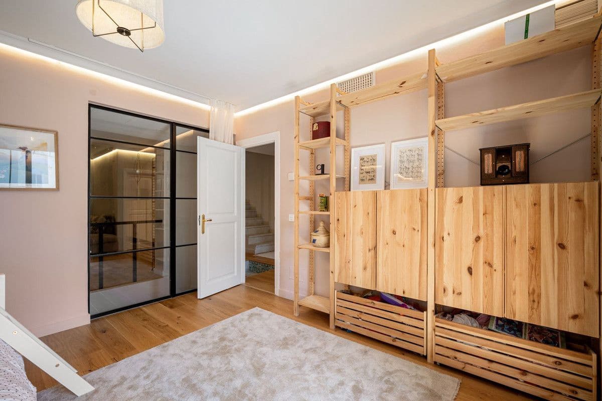 4 soveværelse Byhus til salg i Marbella - € 1.695.000 (Ref: 9884385)