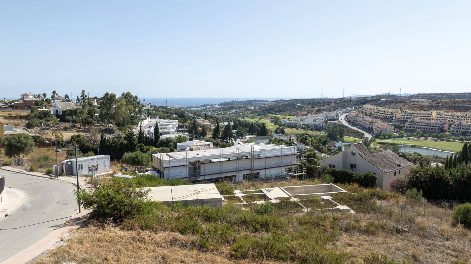 Grunde uden byggetilladelser til salg i Estepona - € 350.000 (Ref: 9884386)