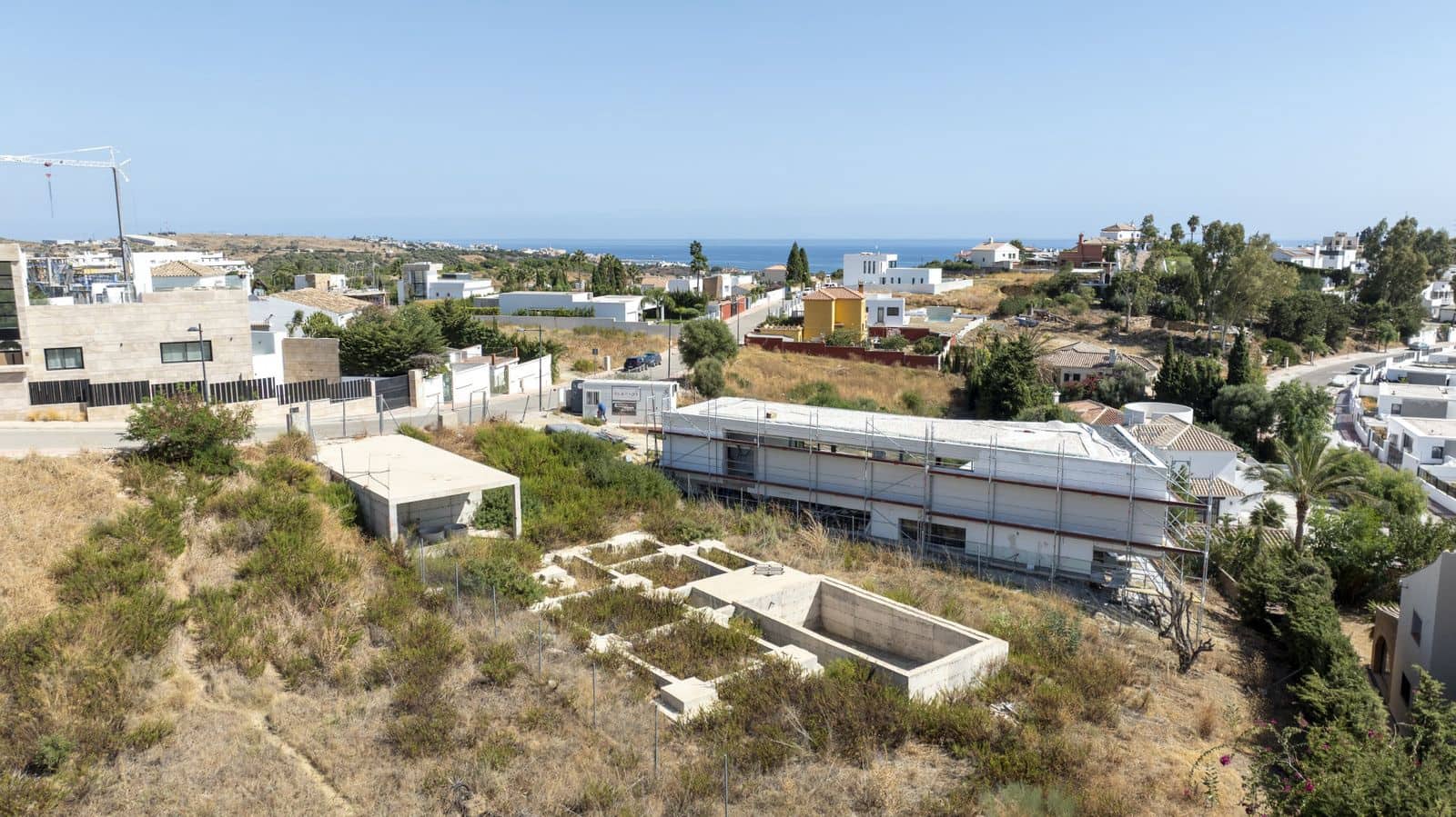 Grunde uden byggetilladelser til salg i Estepona - € 350.000 (Ref: 9884386)