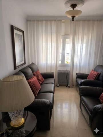 4 sypialnia Dom na sprzedaż w Las Brisas, Marbella - 682 500 € (Ref: 9884399)