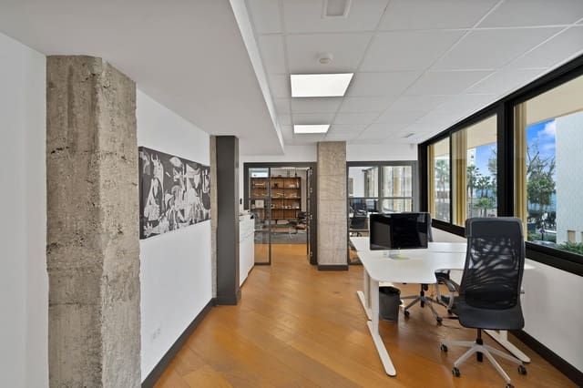 Kontor til salgs i Marbella - € 1 900 000 (Ref: 9884419)