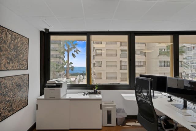 Kontor til salgs i Marbella - € 1 900 000 (Ref: 9884419)