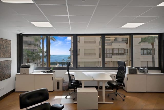 Kontor til salgs i Marbella - € 1 900 000 (Ref: 9884419)