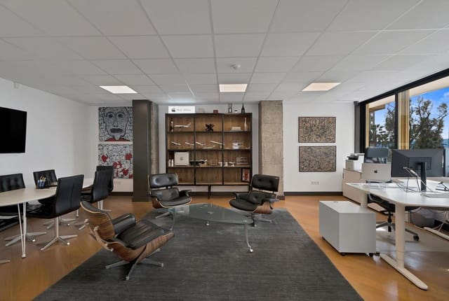Kontor til salgs i Marbella - € 1 900 000 (Ref: 9884419)