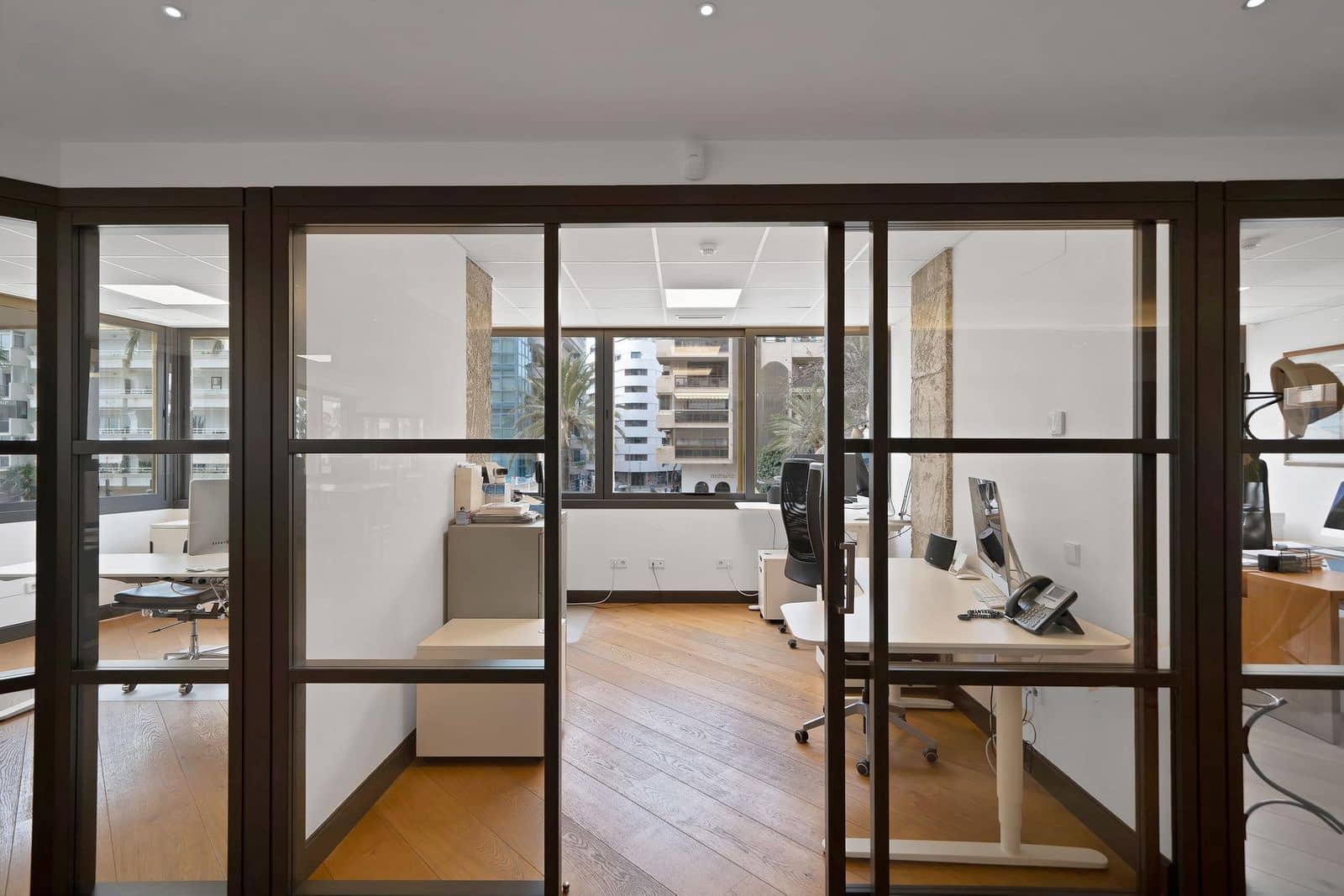 Kontor til salgs i Marbella - € 1 900 000 (Ref: 9884419)