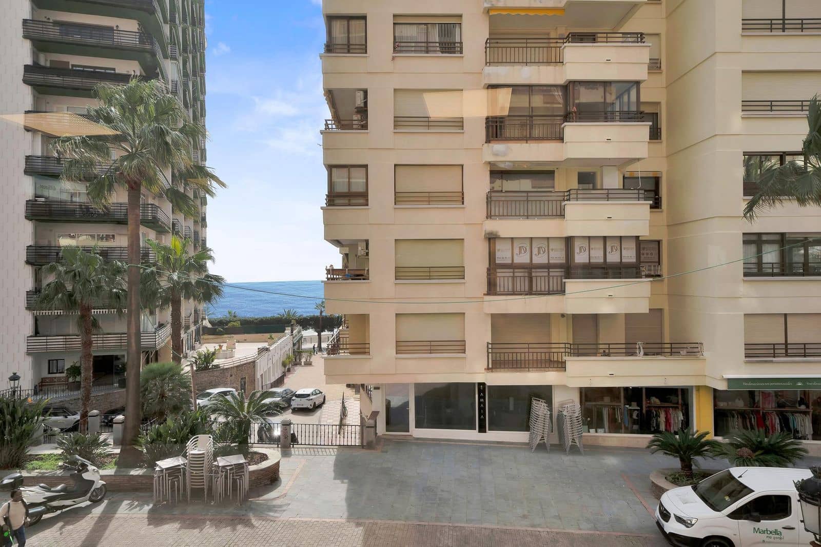 Kontor til salgs i Marbella - € 1 900 000 (Ref: 9884419)