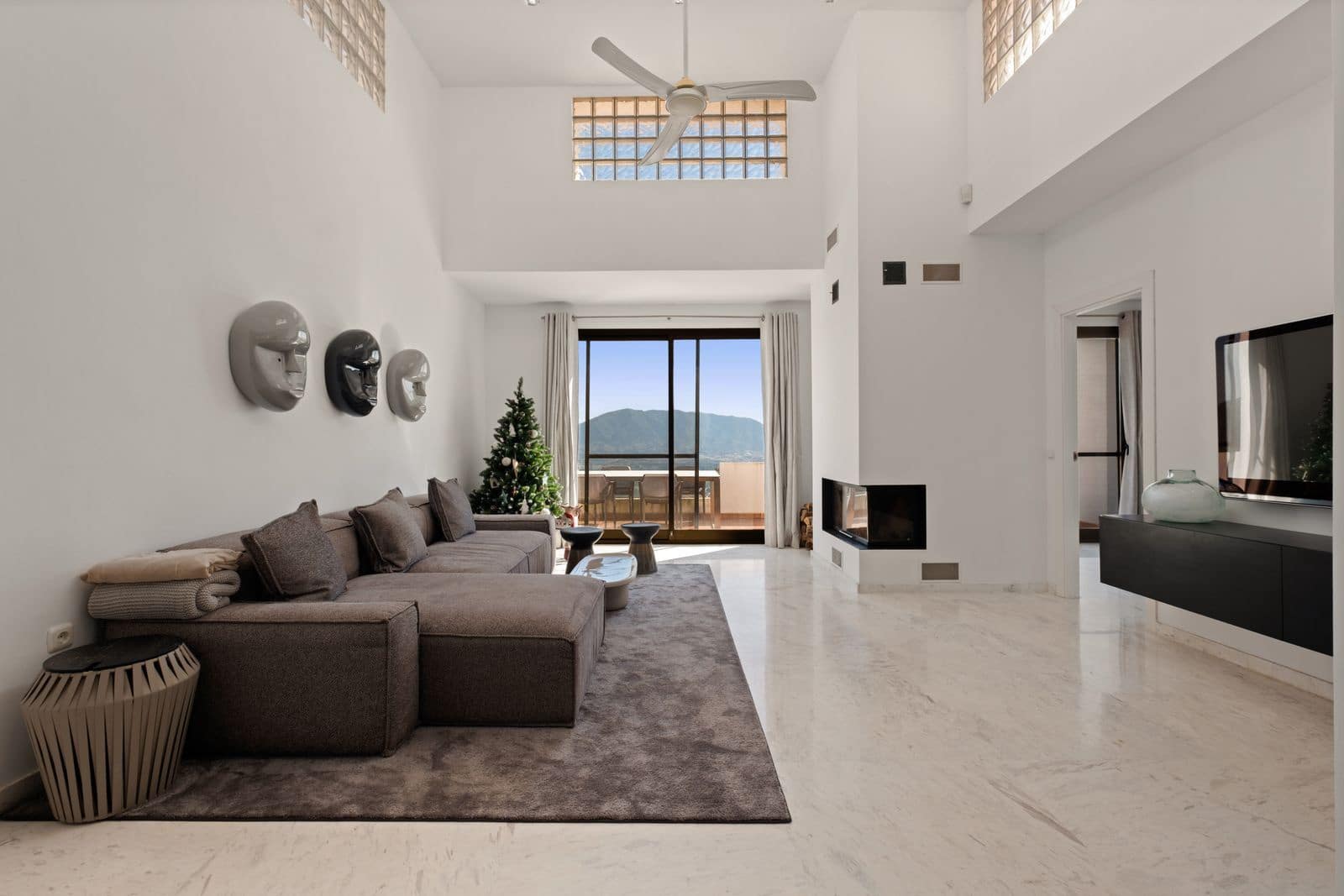 2 sypialnia Penthouse na sprzedaż w La Mairena - 635 000 € (Ref: 9884420)