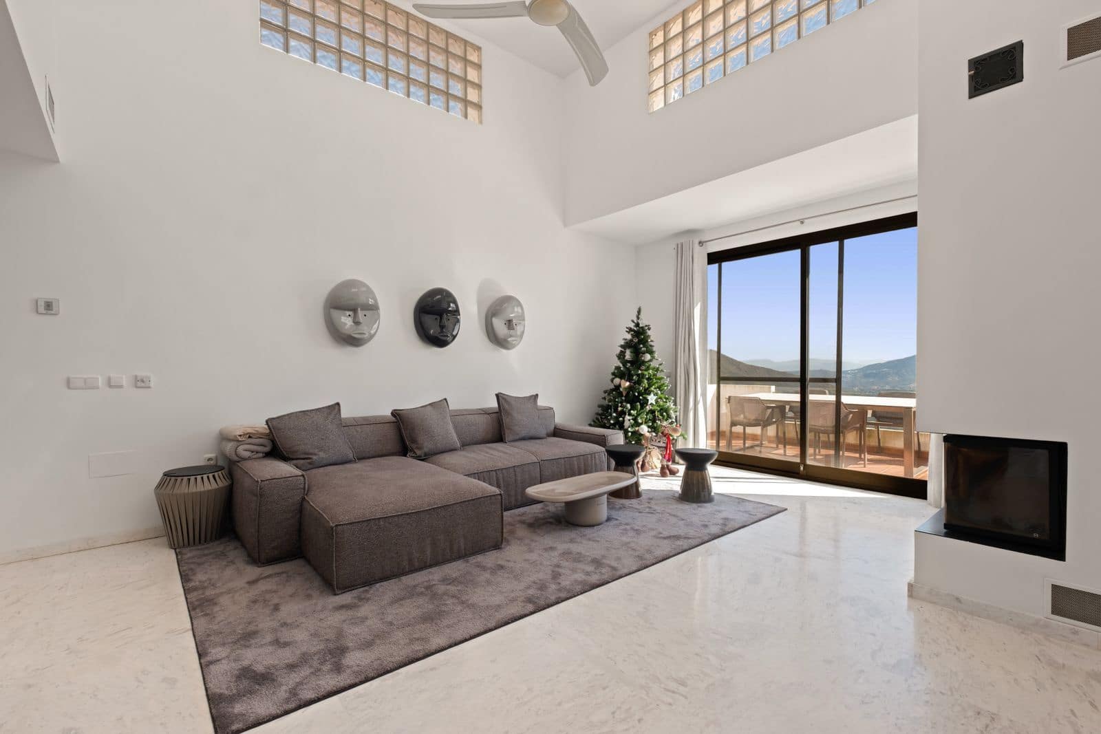 2 sypialnia Penthouse na sprzedaż w La Mairena - 635 000 € (Ref: 9884420)