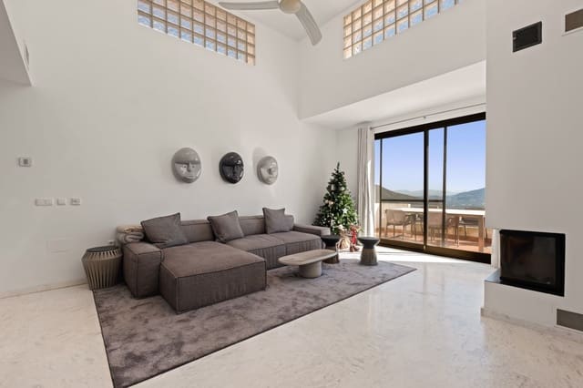 2 sypialnia Penthouse na sprzedaż w La Mairena, Ojen - 635 000 € (Ref: 9884420)