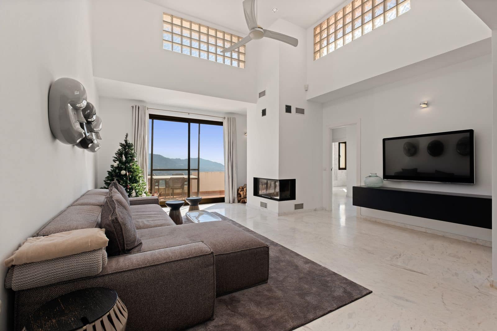 2 sypialnia Penthouse na sprzedaż w La Mairena - 635 000 € (Ref: 9884420)
