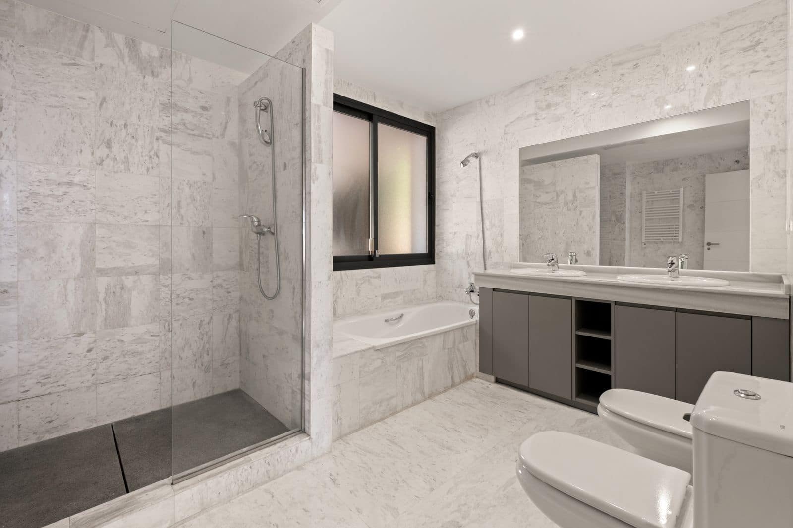 2 sypialnia Penthouse na sprzedaż w La Mairena - 635 000 € (Ref: 9884420)