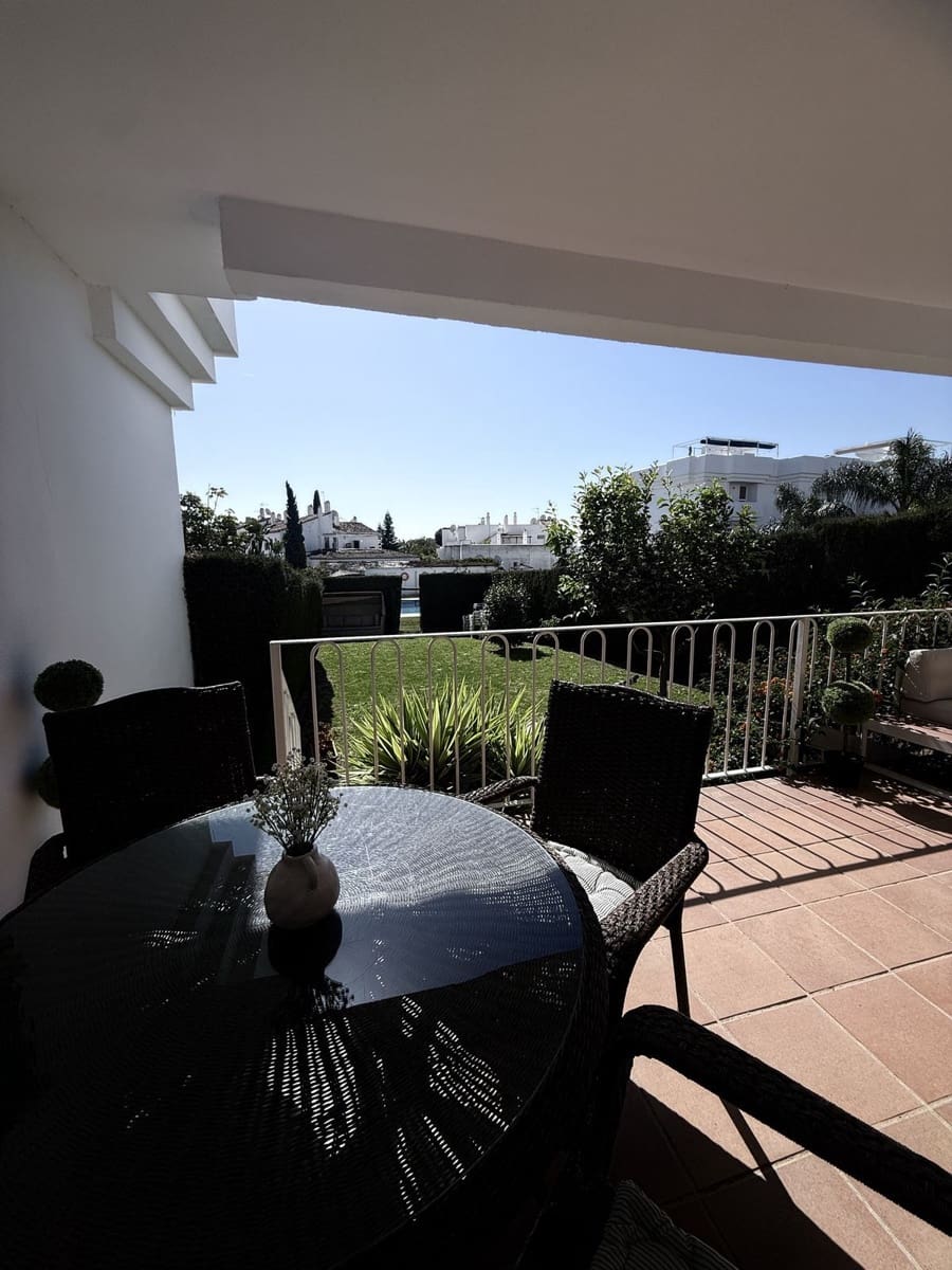 2 soverom Leilighet til salgs i Benahavis - € 375 000 (Ref: 9884421)