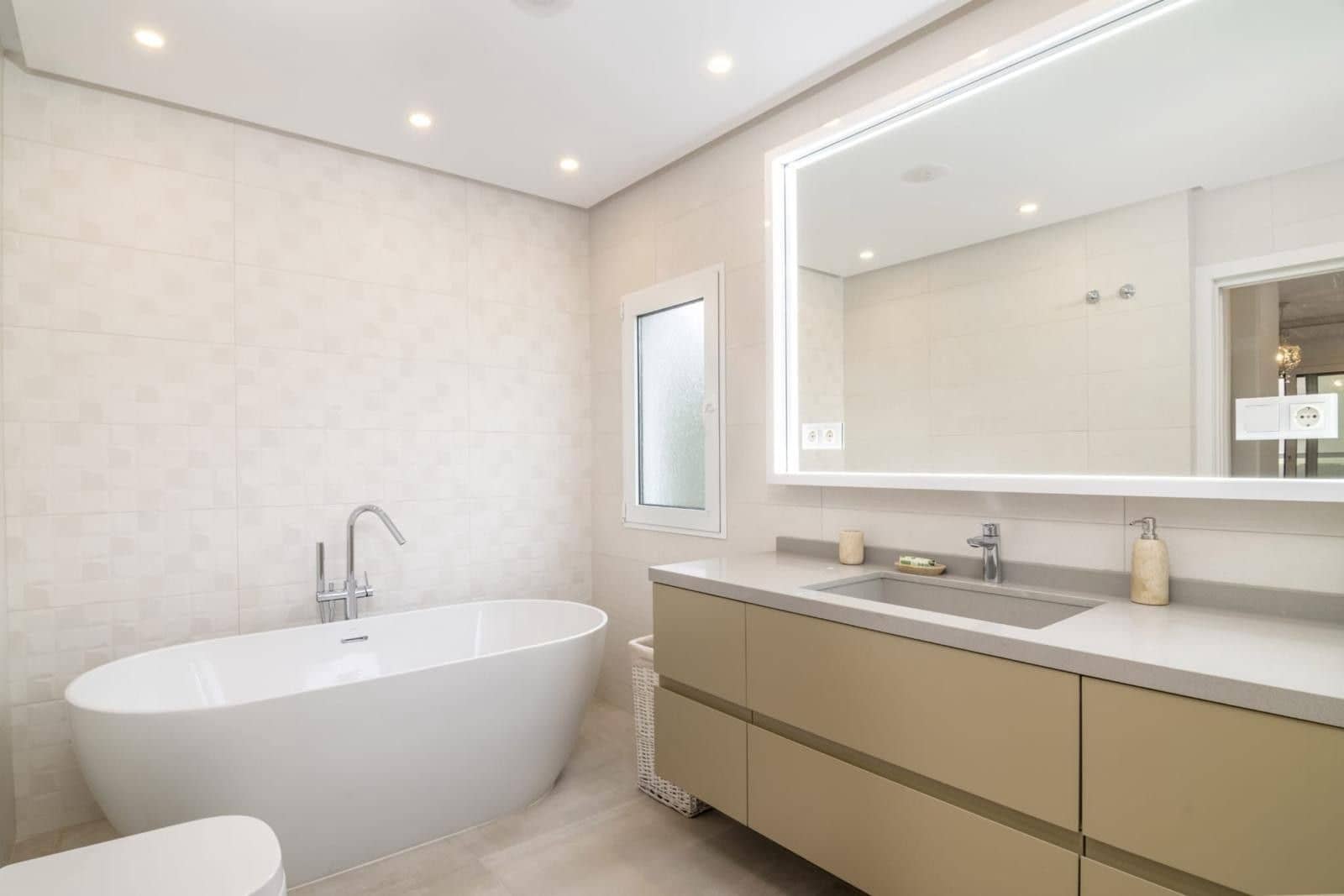 3 soverom Penthouse til salgs i Puerto Banus - € 1 250 000 (Ref: 9884429)