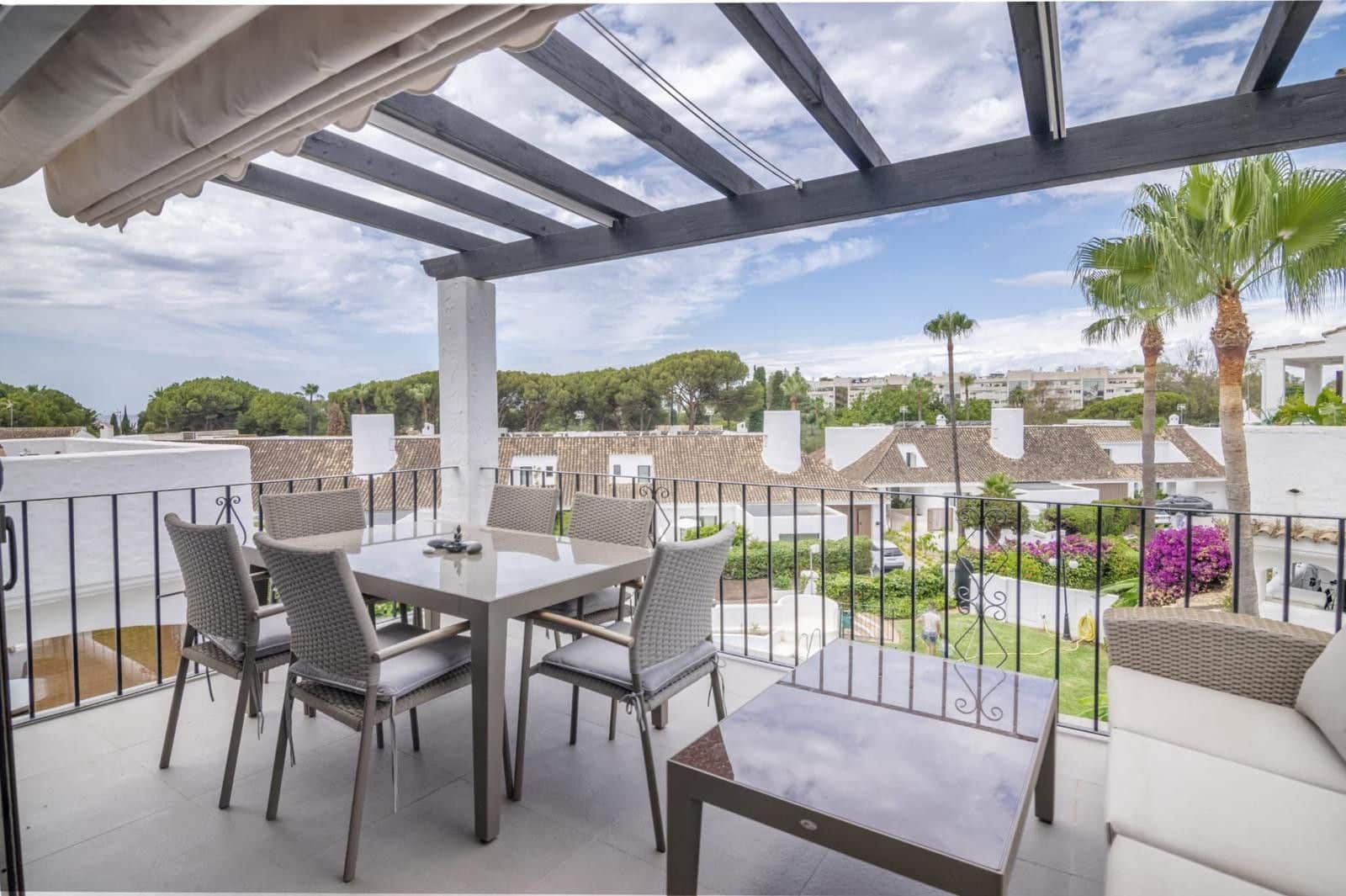 3 soverom Penthouse til salgs i Puerto Banus - € 1 250 000 (Ref: 9884429)
