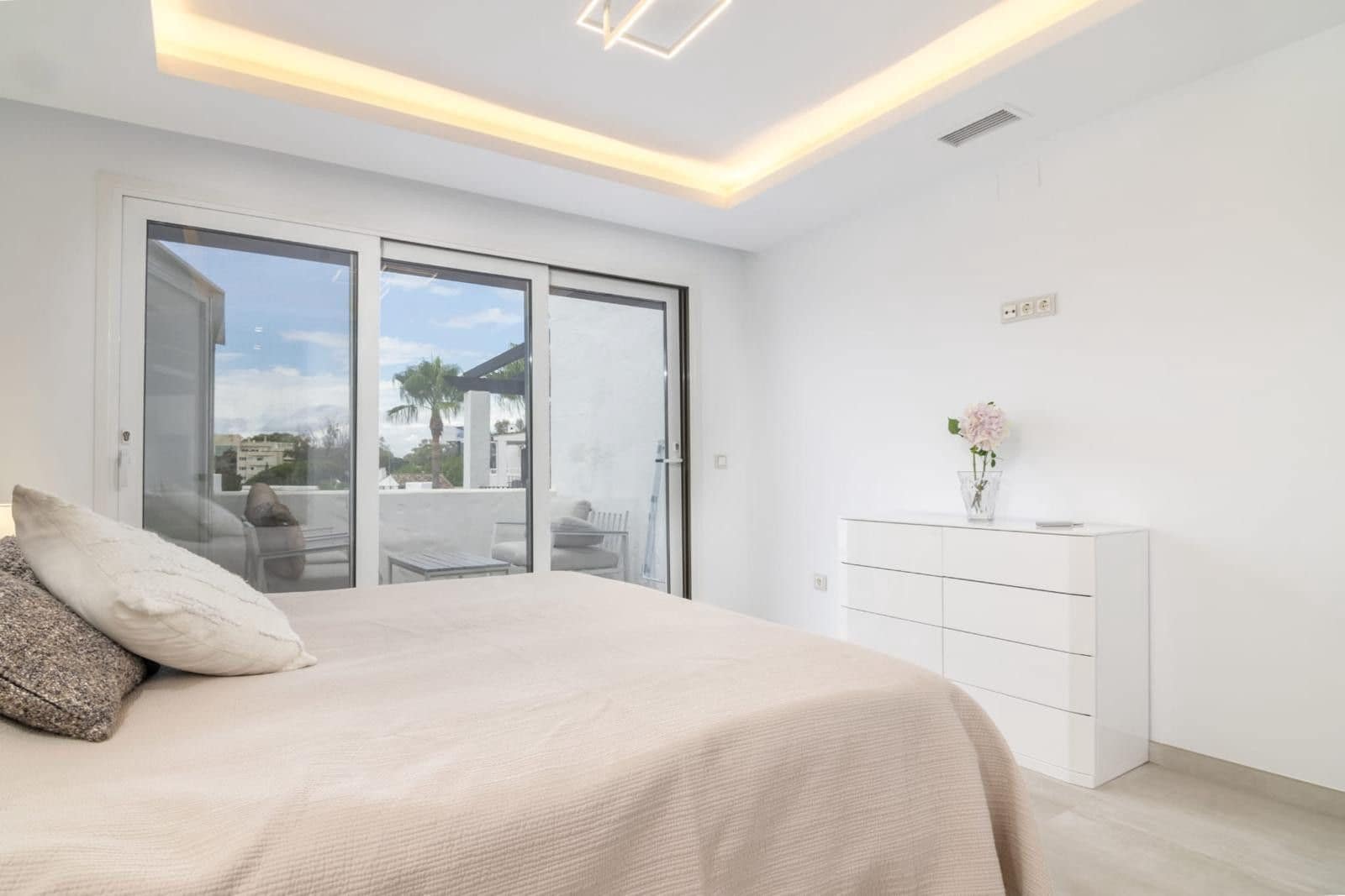 3 soverom Penthouse til salgs i Puerto Banus - € 1 250 000 (Ref: 9884429)