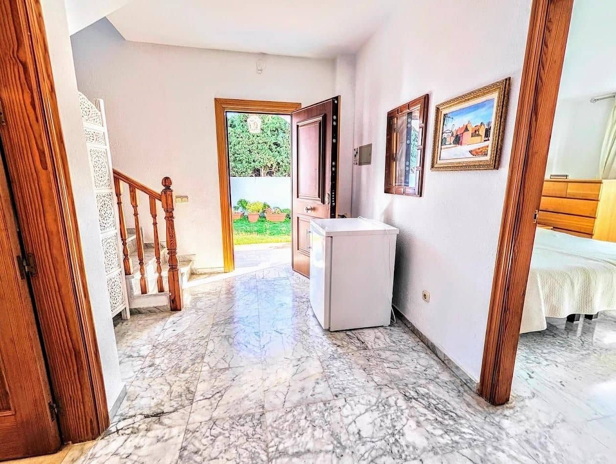 4 makuuhuone Huvila myytävänä paikassa Benalmadena Costa - 890 000 € (Ref: 9894490)