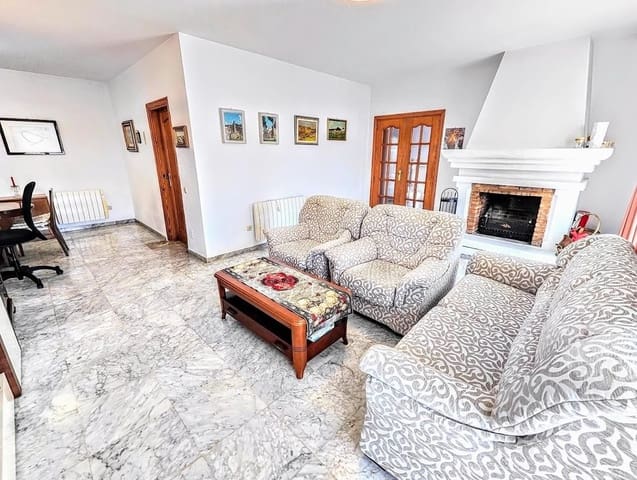 4 slaapkamer Villa te koop in Benalmadena Costa, Benalmádena - € 890.000 (Ref: 9894490)