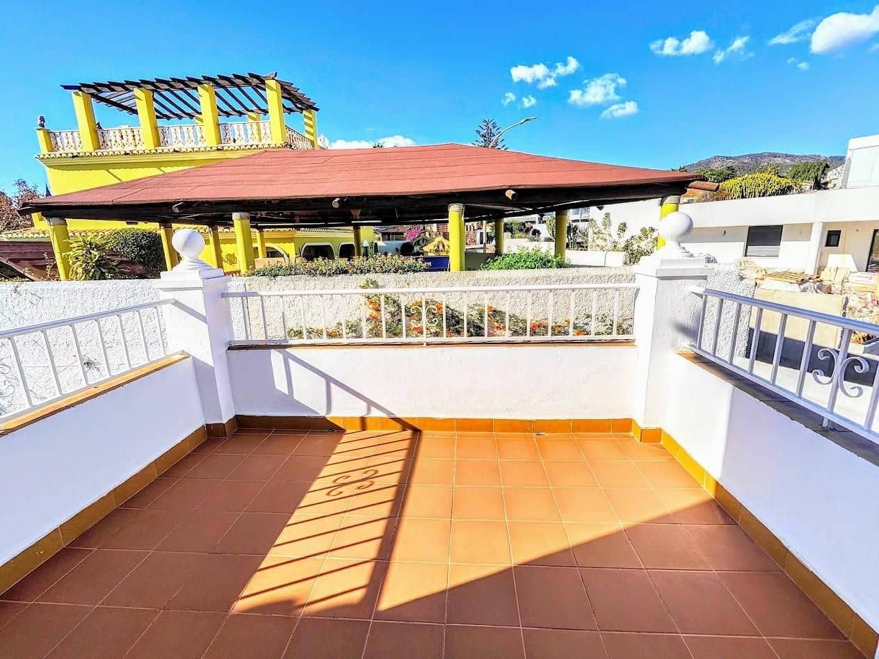 4 makuuhuone Huvila myytävänä paikassa Benalmadena Costa - 890 000 € (Ref: 9894490)