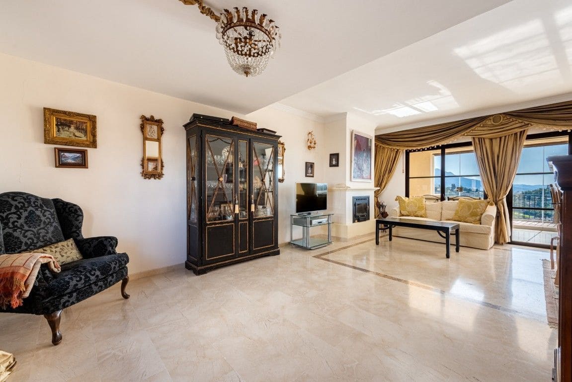 3 sovrum Lägenhet till salu i Benahavis - 549 000 € (Ref: 9894494)