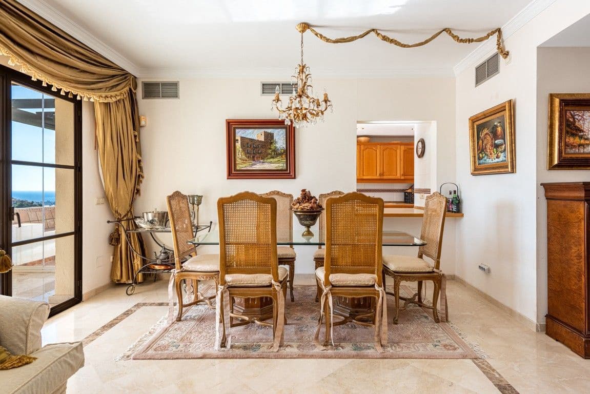 3 sovrum Lägenhet till salu i Benahavis - 549 000 € (Ref: 9894494)