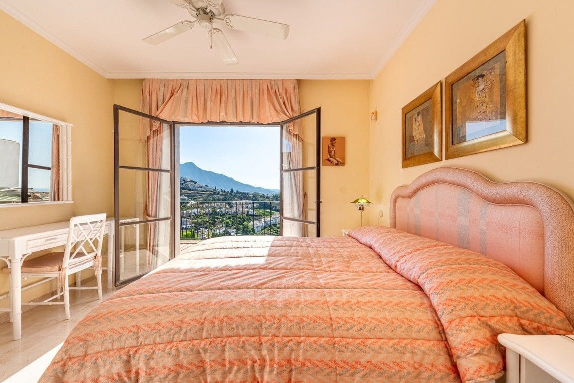 3 sovrum Lägenhet till salu i Benahavis - 549 000 € (Ref: 9894494)
