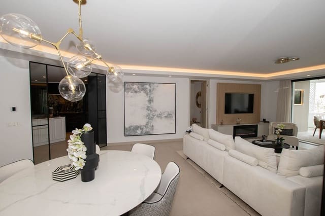 3 soveværelse Lejlighed til salg i Puerto Banus, Marbella - € 1.999.000 (Ref: 9894498)