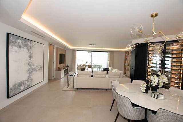3 soveværelse Lejlighed til salg i Puerto Banus, Marbella - € 1.999.000 (Ref: 9894498)