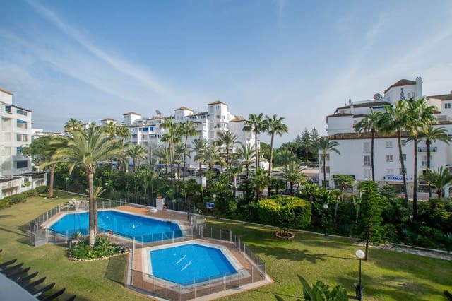 3 soveværelse Lejlighed til salg i Puerto Banus, Marbella - € 1.999.000 (Ref: 9894498)