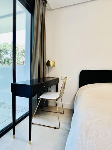 Apartamento de 3 habitaciones en Cabopino, Marbella en venta - 910.000 € (Ref: 9894499)