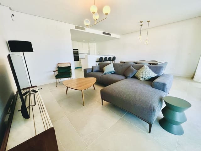 Apartamento de 3 habitaciones en Cabopino, Marbella en venta - 910.000 € (Ref: 9894499)