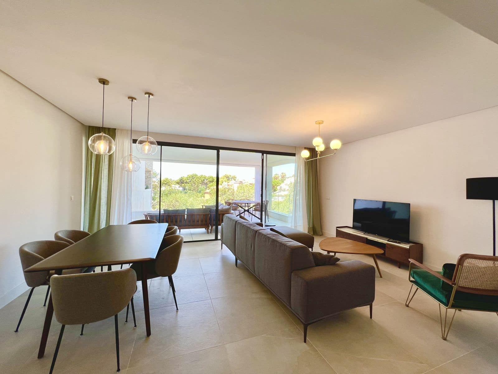 3 soveværelse Lejlighed til salg i Cabopino - € 910.000 (Ref: 9894499)