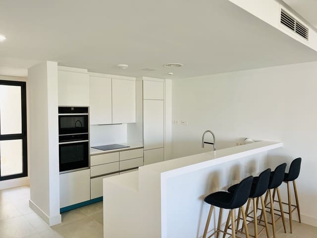 Apartamento de 3 habitaciones en Cabopino, Marbella en venta - 910.000 € (Ref: 9894499)