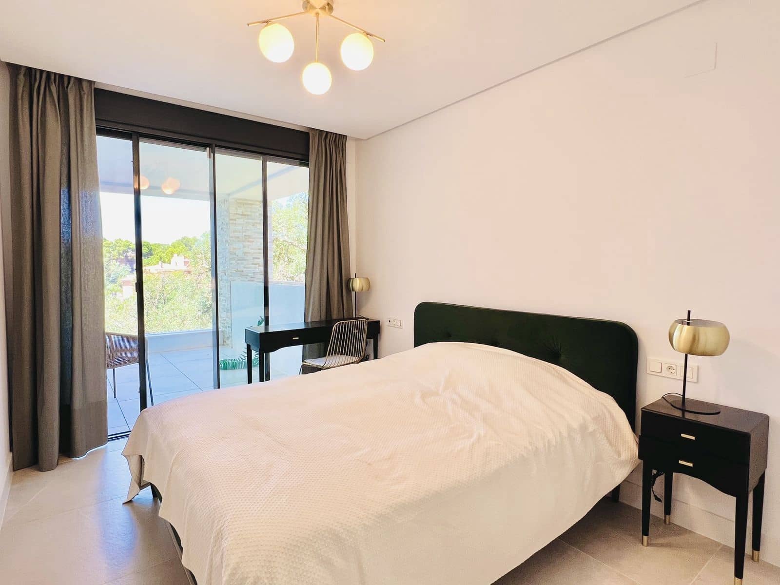 3 soveværelse Lejlighed til salg i Cabopino - € 910.000 (Ref: 9894499)
