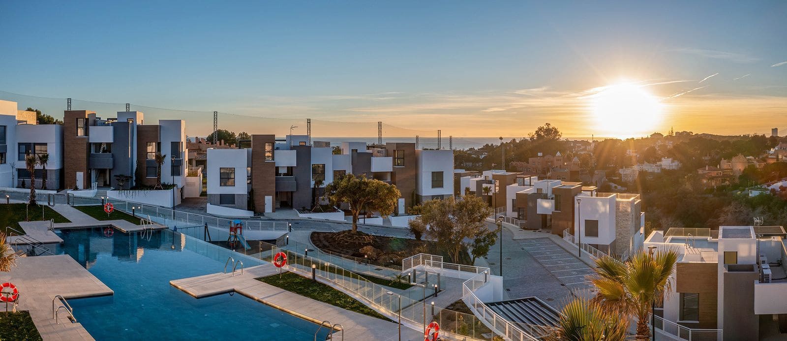 3 soveværelse Lejlighed til salg i Cabopino - € 910.000 (Ref: 9894499)