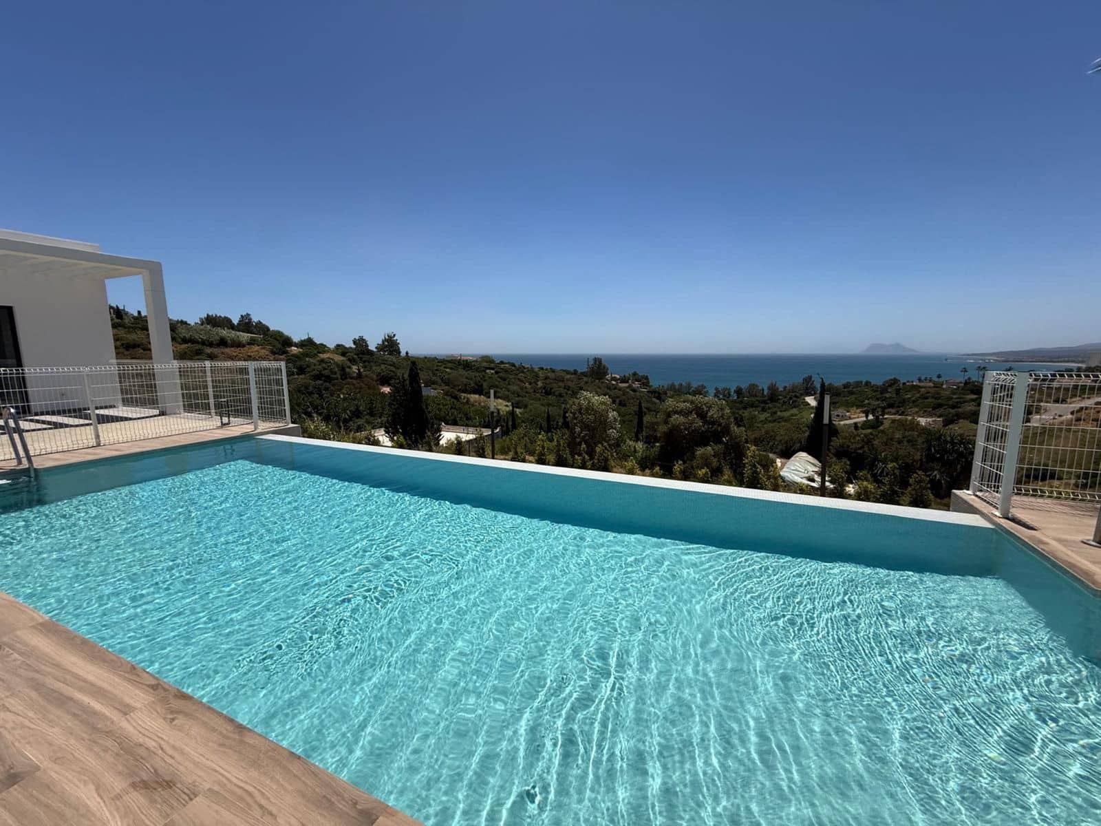 2 bedroom Townhouse for sale in Manilva - € 399,000 (Ref: 9894501)