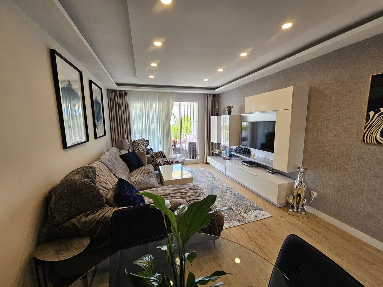 2 quarto Apartamento para venda em Benahavis - 330 000 € (Ref: 9894502)