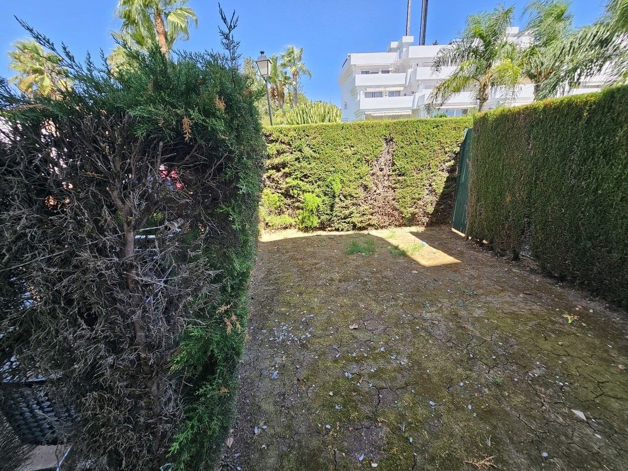 2 quarto Apartamento para venda em Benahavis - 330 000 € (Ref: 9894502)