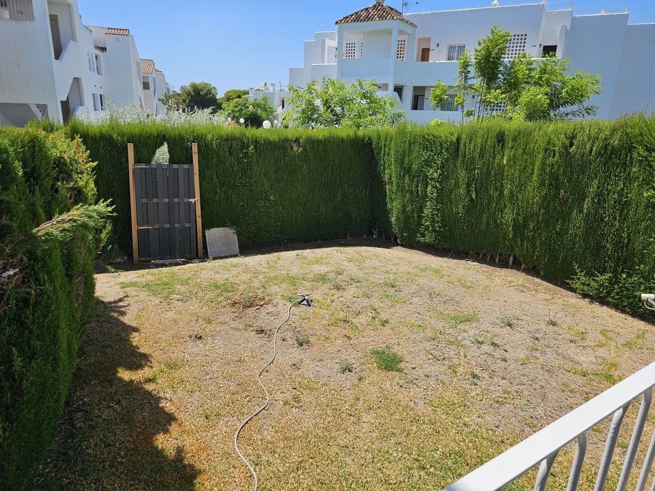 2 quarto Apartamento para venda em Benahavis - 330 000 € (Ref: 9894502)