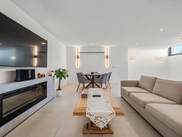 Apartamento de 3 habitaciones en Cabopino, Marbella en venta - 925.000 € (Ref: 9894503)