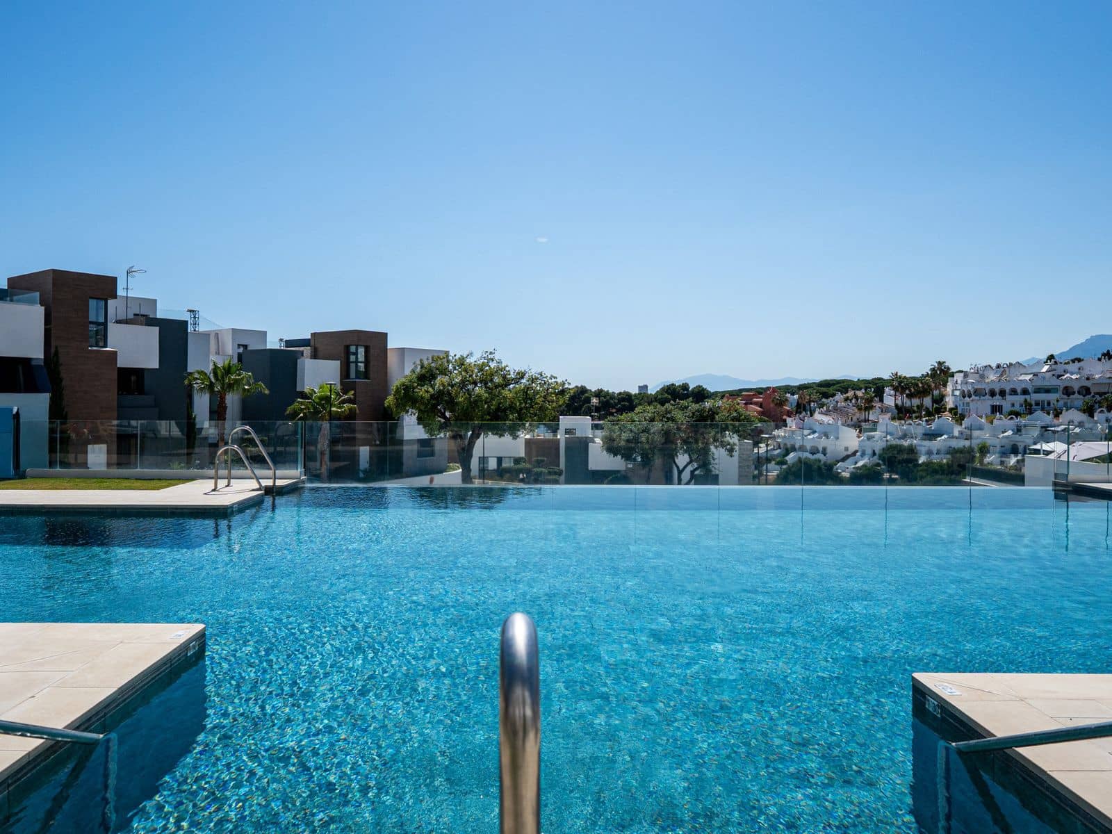 Apartamento de 3 habitaciones en Cabopino en venta - 925.000 € (Ref: 9894503)