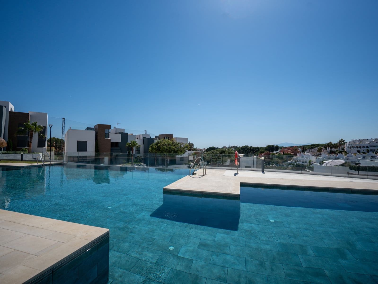 Apartamento de 3 habitaciones en Cabopino en venta - 925.000 € (Ref: 9894503)