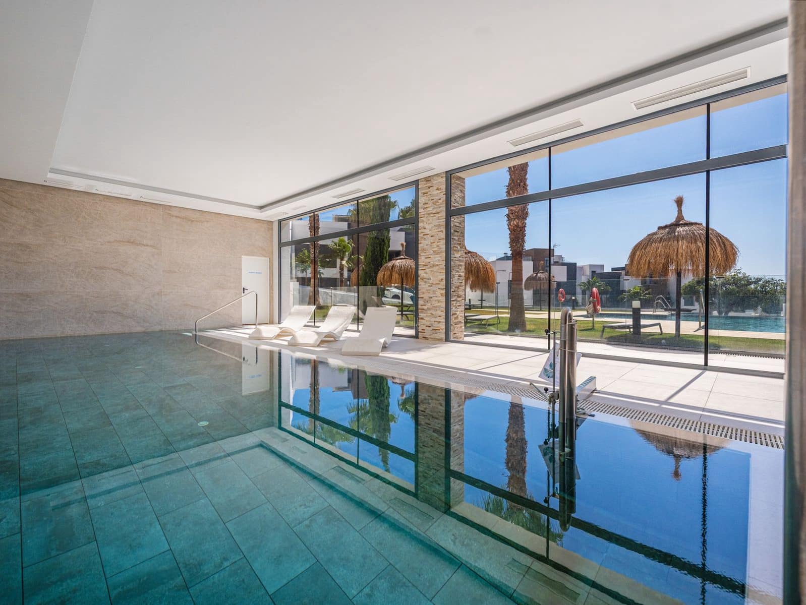 Apartamento de 3 habitaciones en Cabopino en venta - 925.000 € (Ref: 9894503)